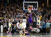 开云体育中国官网-湖人逆转步行者，詹姆斯打败安东尼