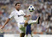 开云体育平台APP-范弗利特关键三分定乾坤，湖人血拼黄蜂迎三连胜