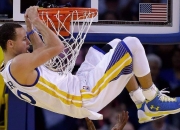 开云体育官方网站-年度焦点之战，黄蜂末节惊天翻盘，国王痛失好局