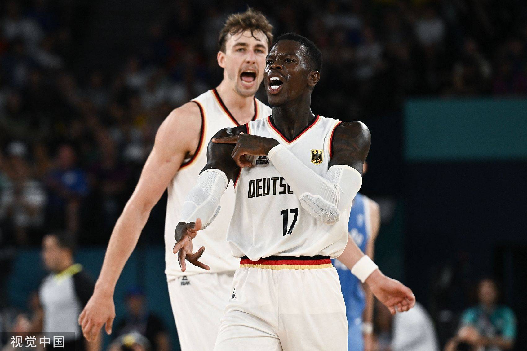 热火鏖战塞尔维亚男篮，浓眉打破历史纪录的简单介绍