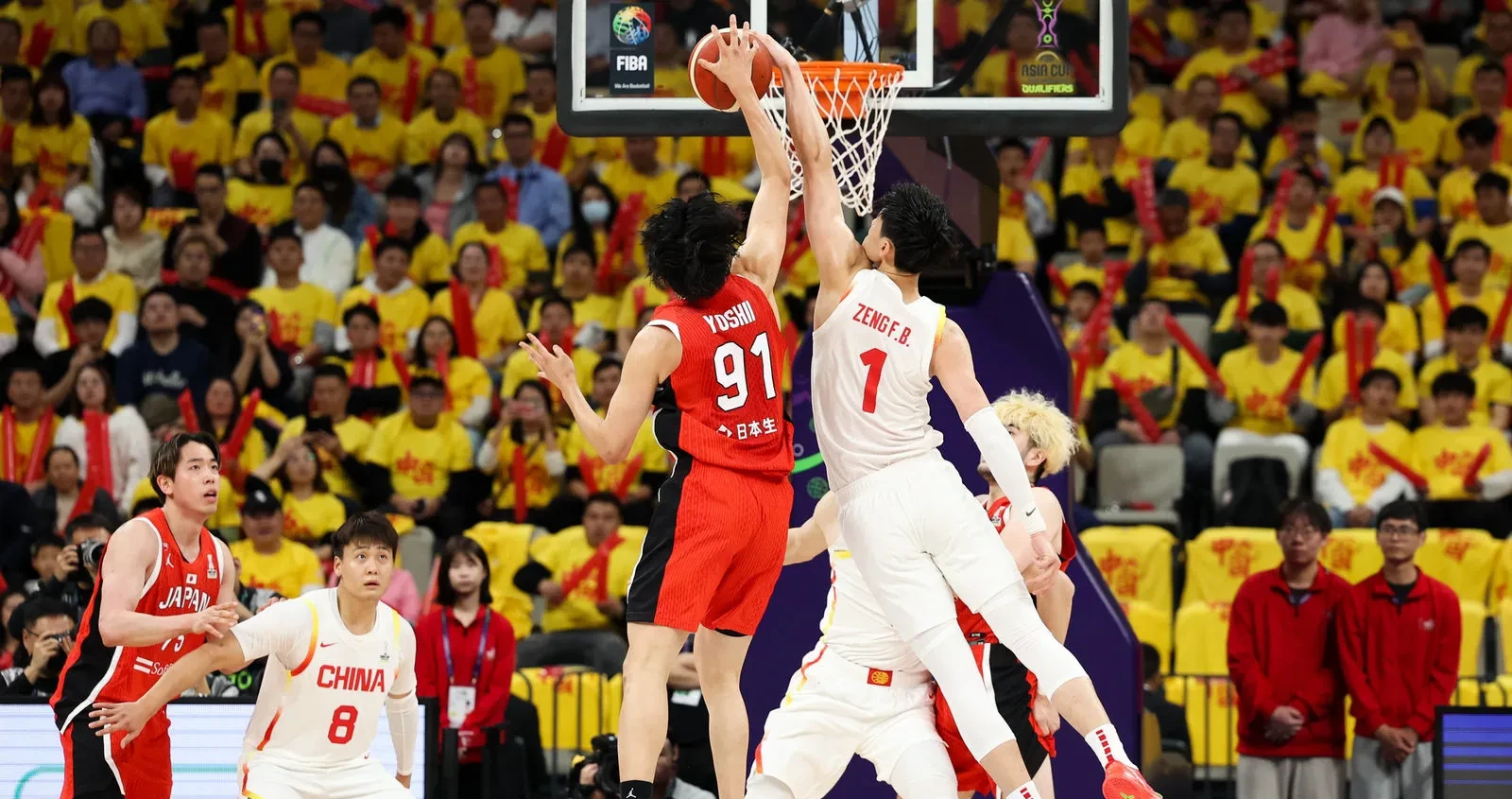 精彩绝伦的比赛瞬息万变博得观众喝彩的简单介绍