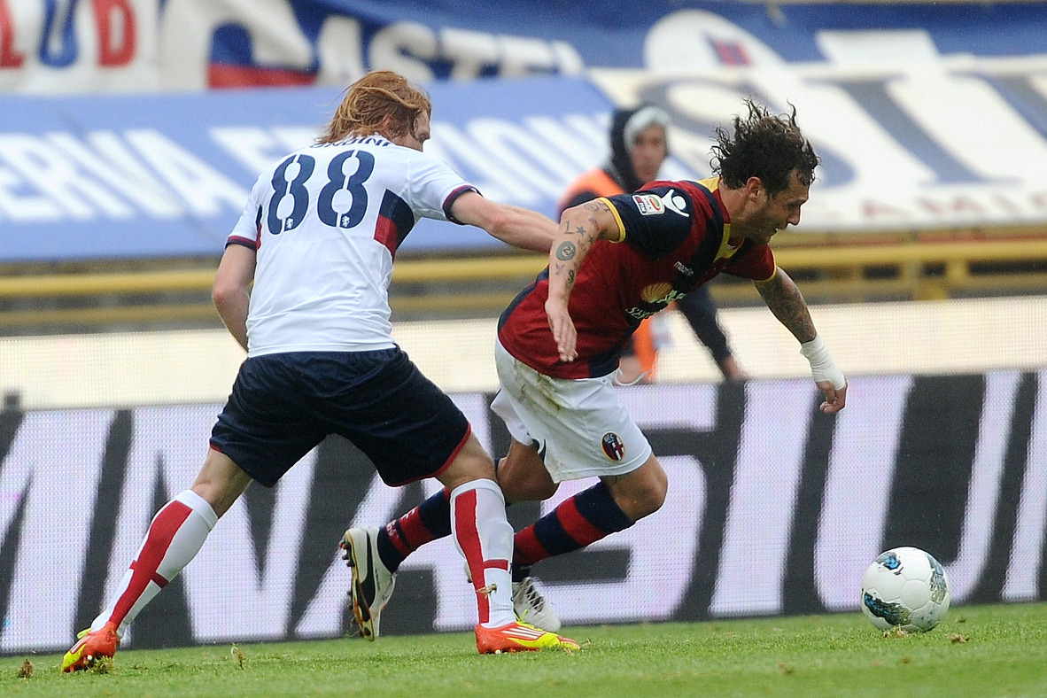 包含热那亚主场告捷，逐渐摆脱降级阴影的词条