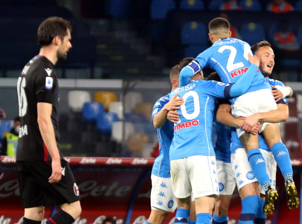 那不勒斯主场击败维罗纳，继续领跑积分榜的简单介绍