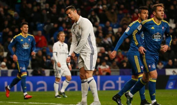 包含塞尔塔遭遇逆转，两连败令球迷失望的词条