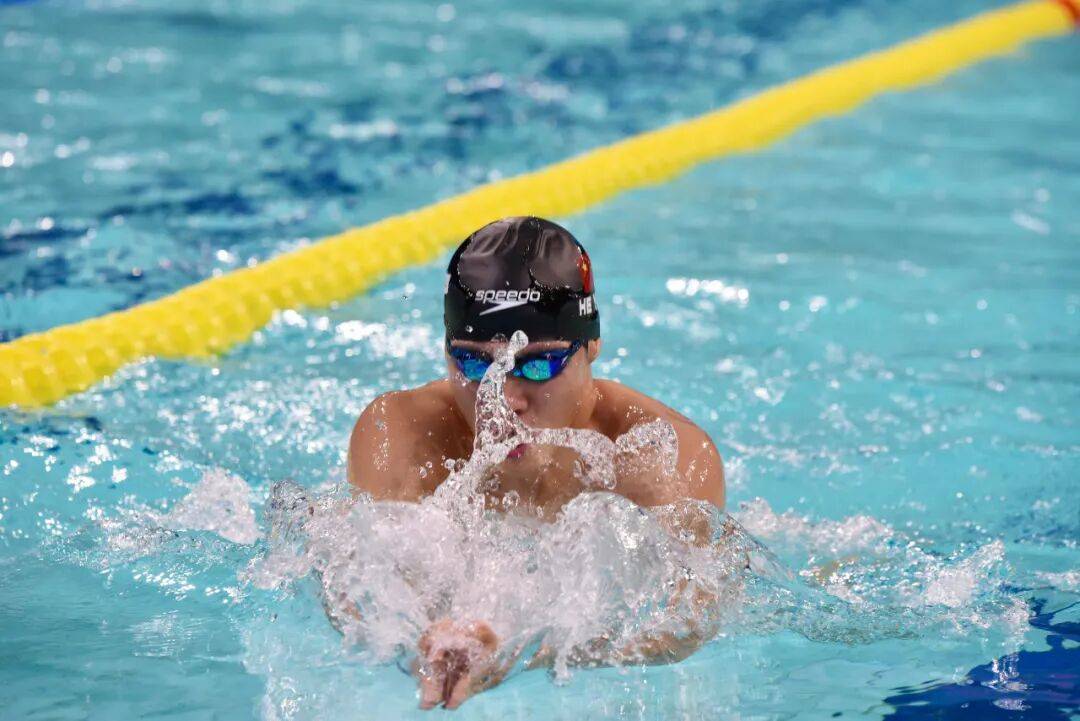 爱沙尼亚选手在游泳赛事中勇夺金牌 爱沙尼亚选手在游泳赛事中勇夺金牌