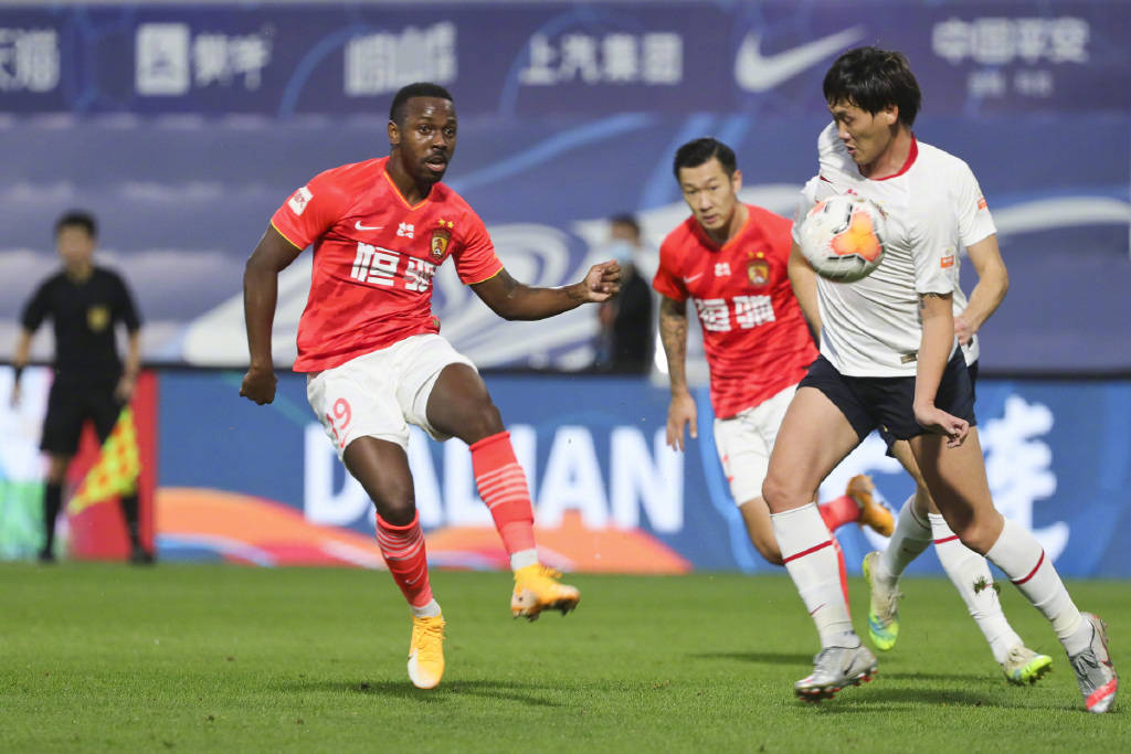 包含恒大凭借进攻火力，大胜富力的词条