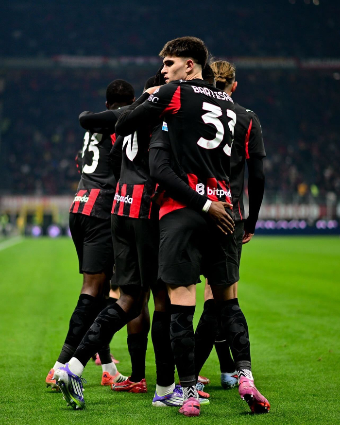 巴萨新援表现亮眼,球迷齐称赞的简单介绍 巴萨新援表现亮眼,球迷齐称赞的简单介绍