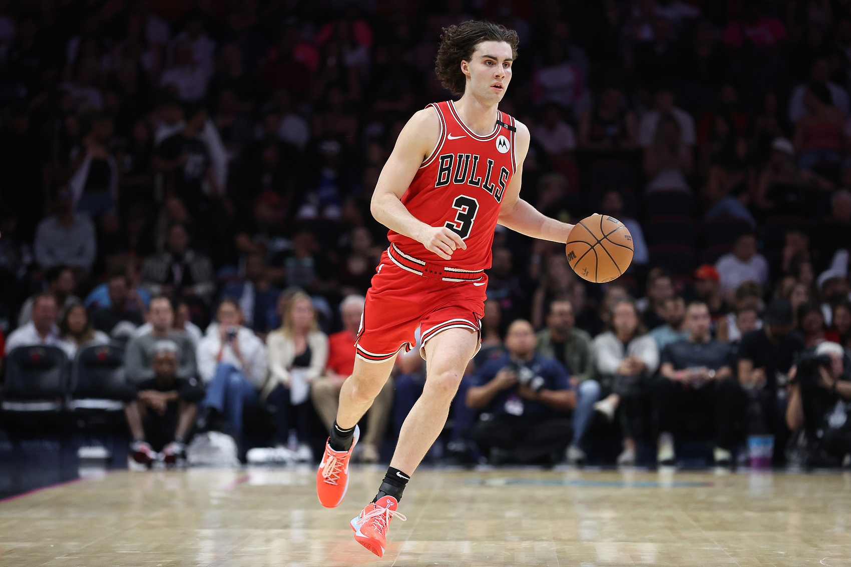 关于公牛逆转广东队，东契奇点燃赛场的信息