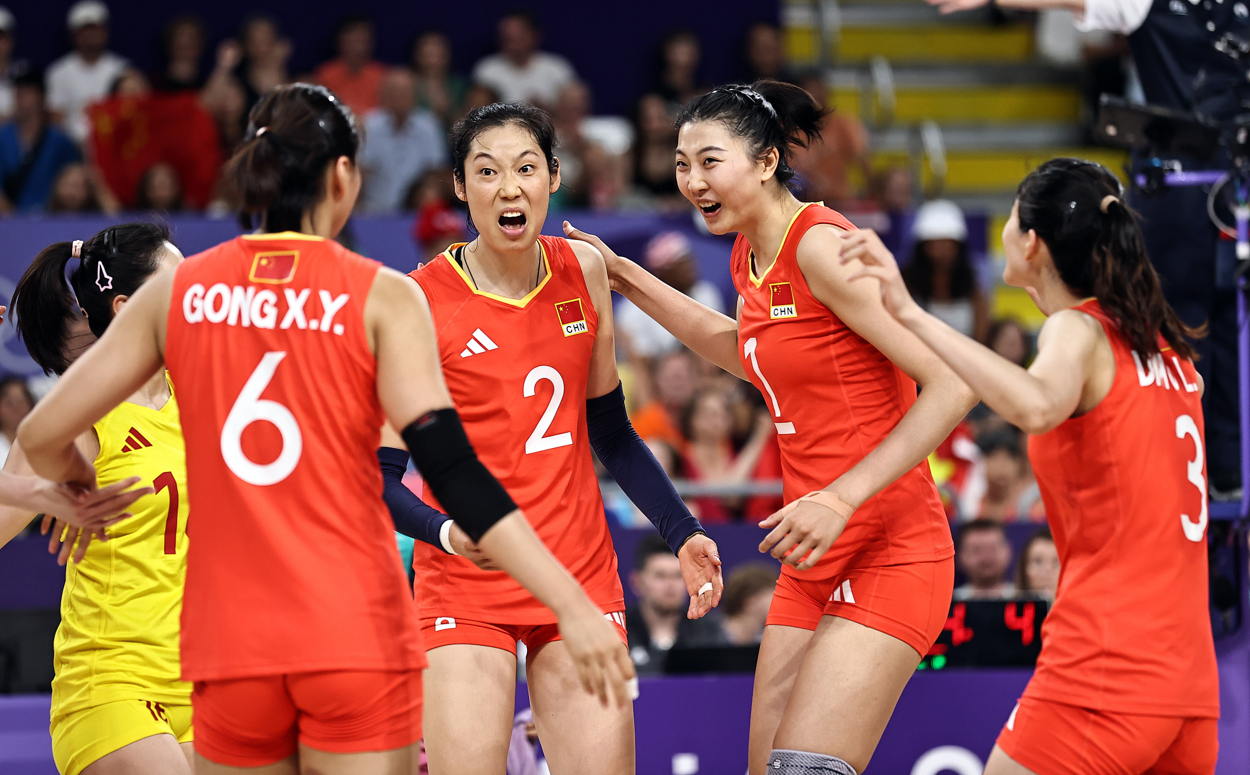 中国女排击败俄罗斯，成功进军奥运强