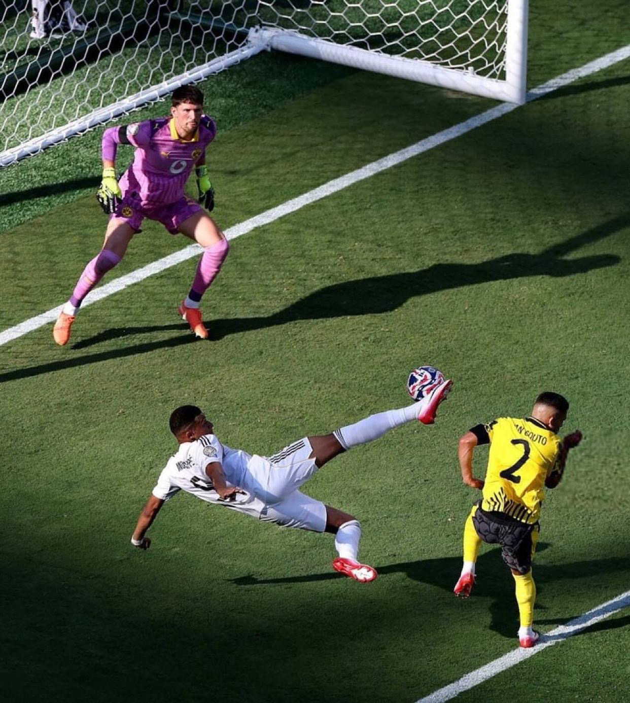 阿根廷横扫切尔西，姆巴佩三分雨点燃全场的简单介绍