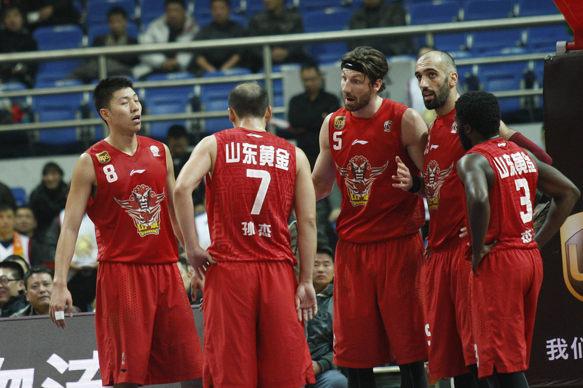 关于宁夏男篮全队奋力拼搏，战胜重庆队的信息