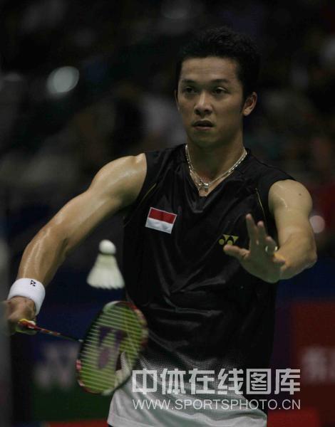 关于英格兰羽毛球队力克马来西亚羽毛球队，陶菲克绝境逆转的信息