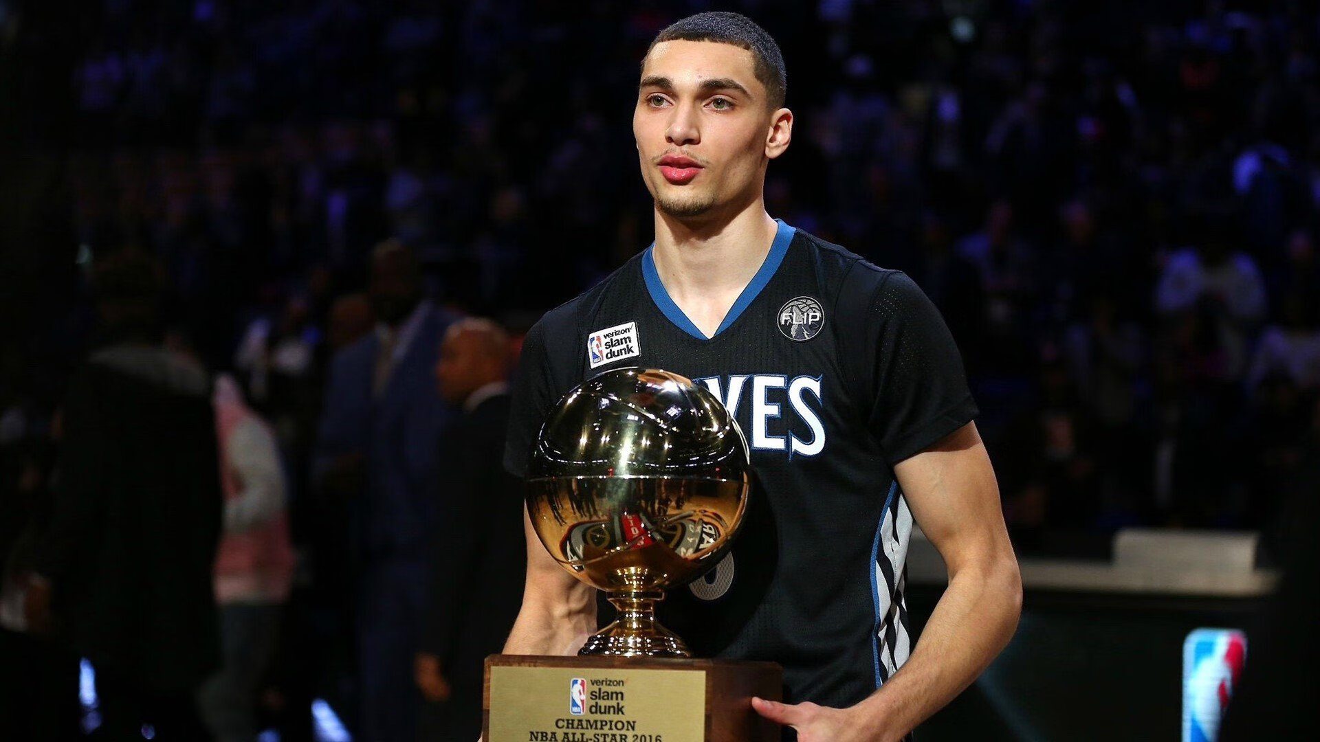 克莱大场面先生再现神迹,黄蜂强势拿下马刺彰显团队韧性