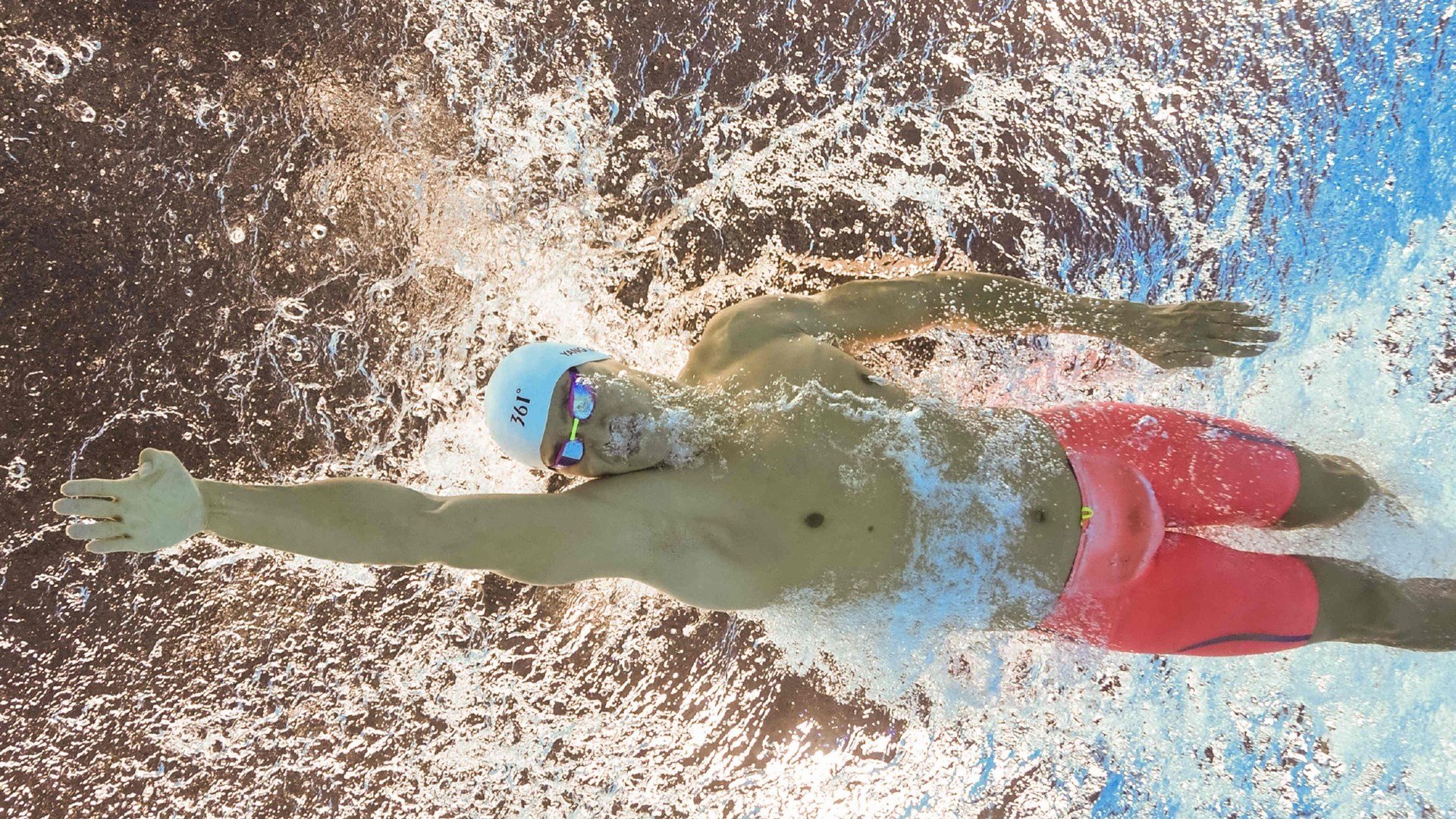 突尼斯斩落黄潜，莫德里奇逆境中完成自我救赎