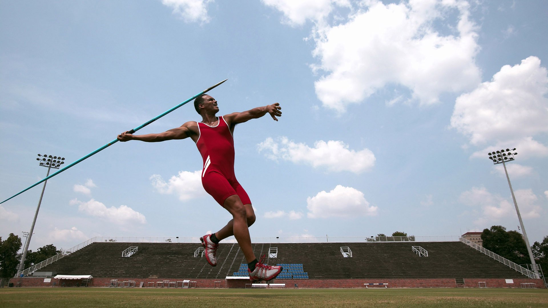 跨界统治力，从NBA到F1，爱德华兹的老鹰时刻如何定义全面压制