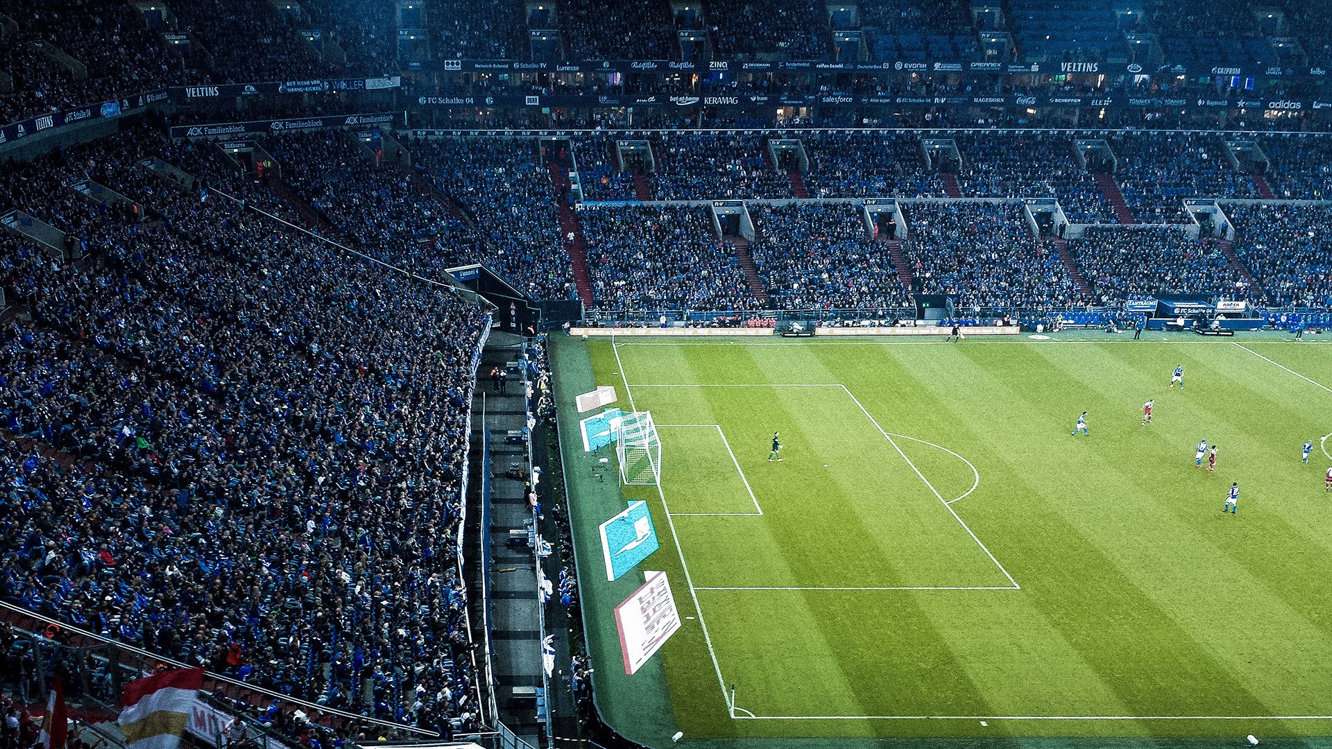 英超争冠焦点战,王者之师力克劲敌,利物浦国王加冕关键战役