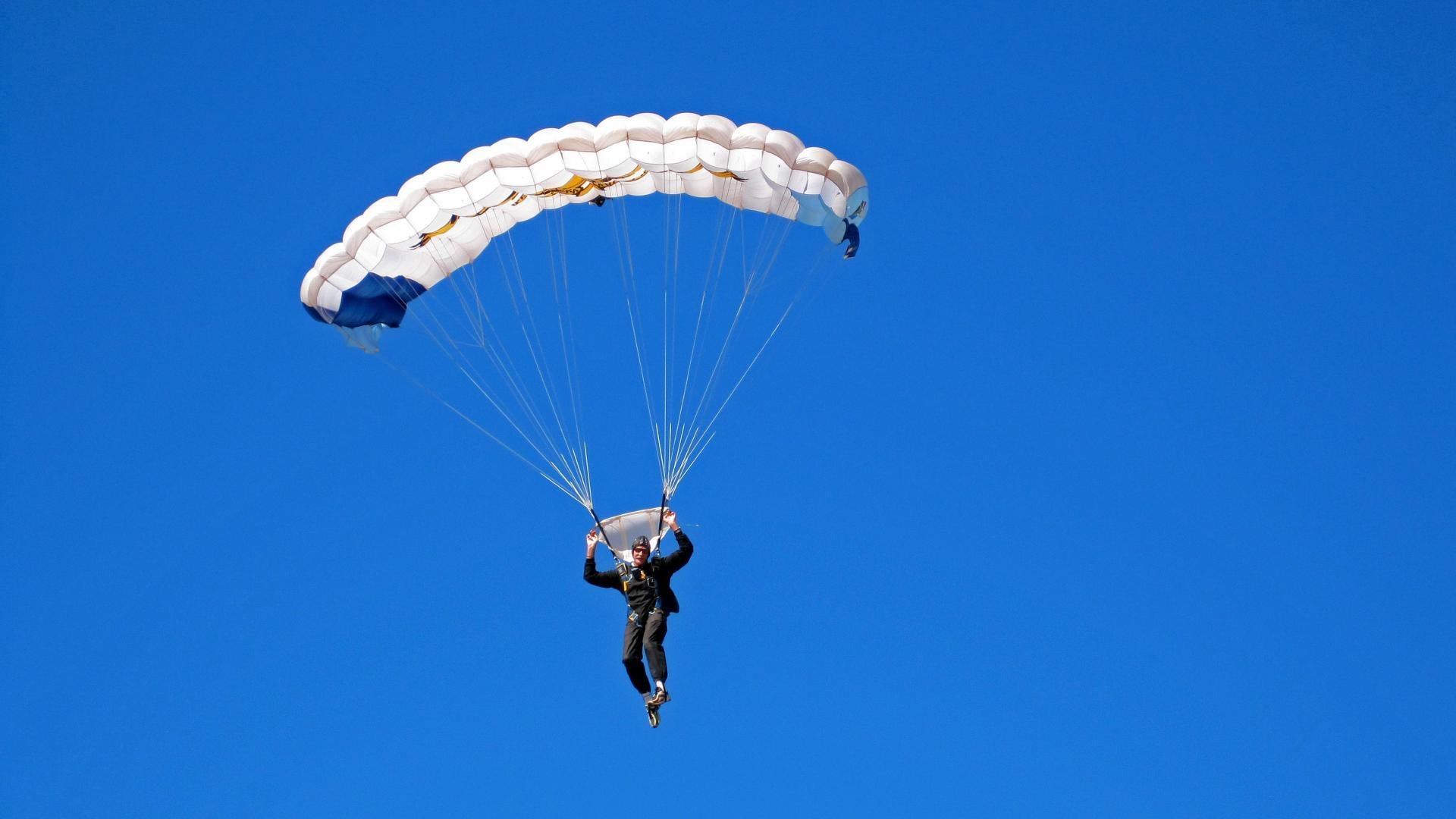 当巴黎粉碎马里,迪巴拉在欧冠决赛的史诗级接管